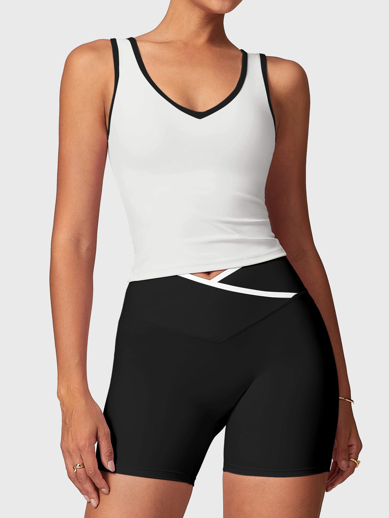 #Color_White & Black